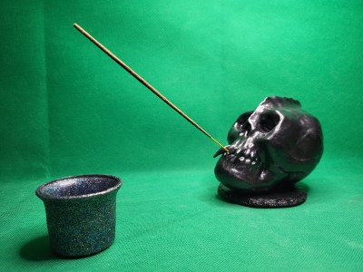 Warrior Alien Skull Head Insence Stick Hoilder with Cup