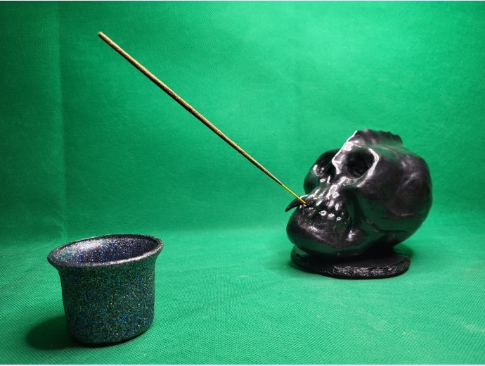 Warrior Alien Skull Head Insence Stick Hoilder with Cup