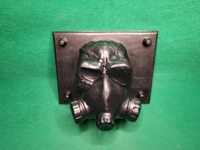 Wall Mount Skull With Gas Mask With Bolts